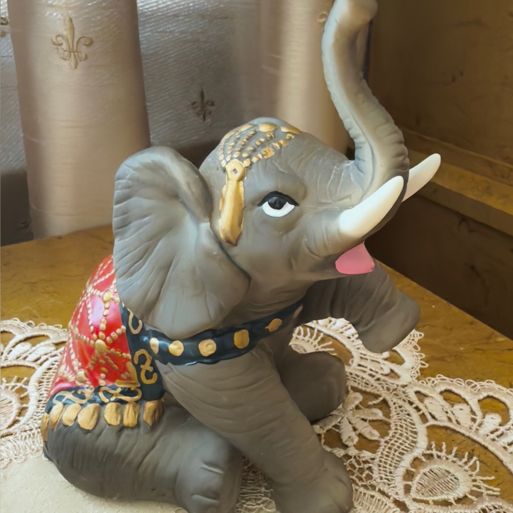 SOLD  Set of 3 Collectible Papel Freelance Circus Elephant Ceramic Figurines